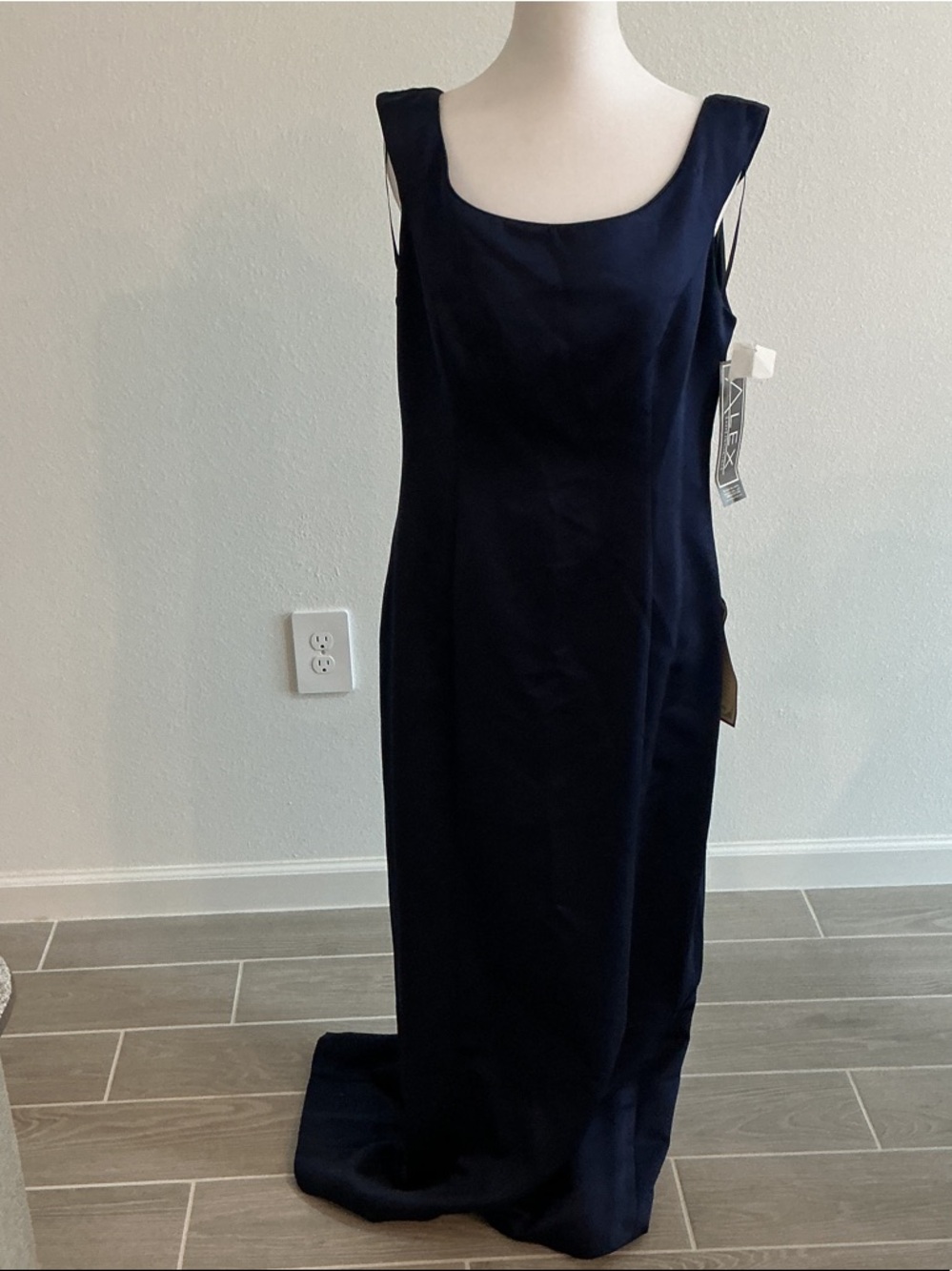 Alex Evenings Navy Scoop Neck Sleeveless Maxi Gown Button/Zip Back Women’s Sz 12
